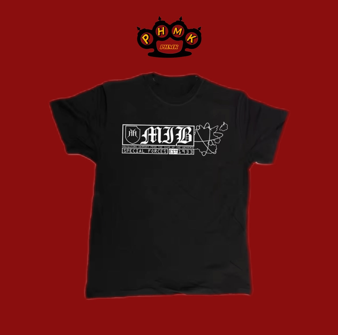 Dress in black t-Shirt